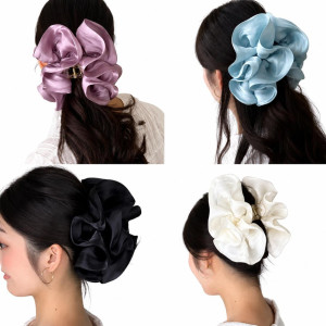 Pearlescend Pleated Hair Clip