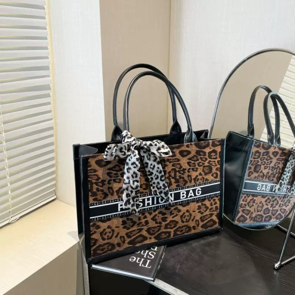 334CA--Mixed-handbags-Leopardcolor
