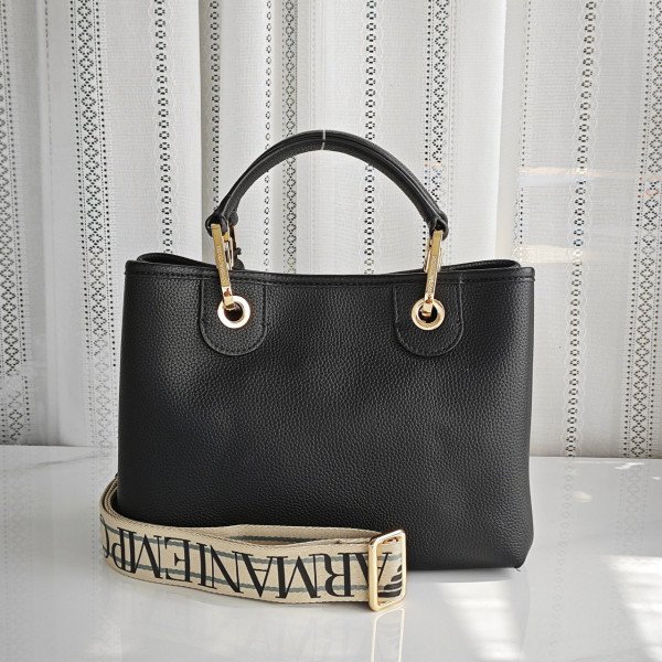 122CA-BLCK-PremiumTexturedLeather-Black-Large