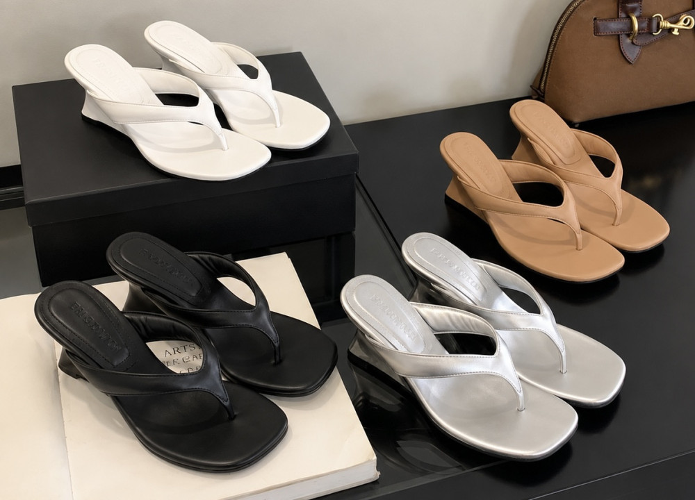 Suare Toe Wedge Flip Flops
