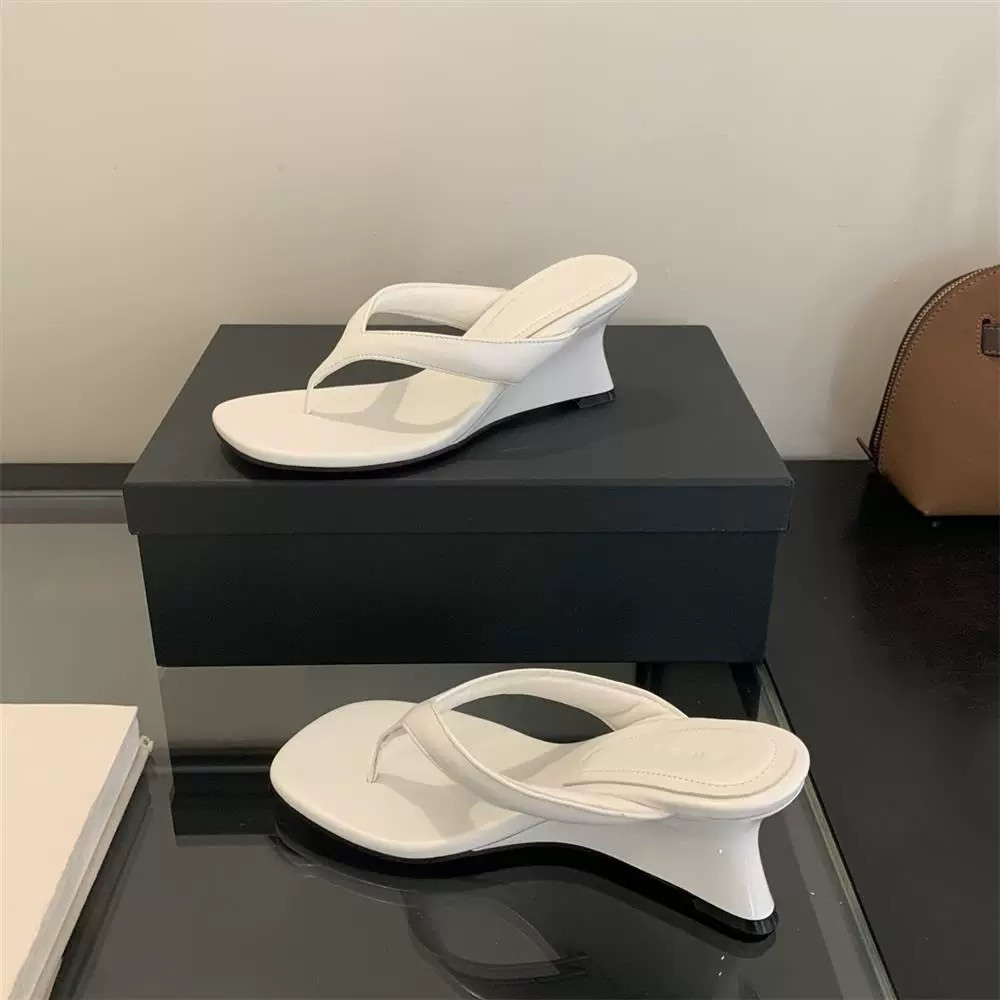 Suare Toe Wedge Flip Flops