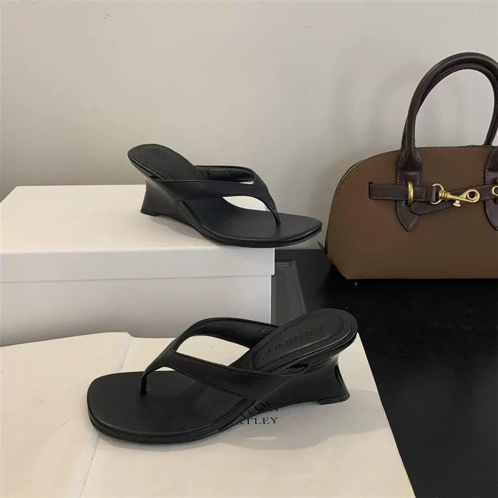 Suare Toe Wedge Flip Flops